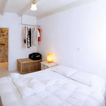 Βίλα The House. Light & Stone.