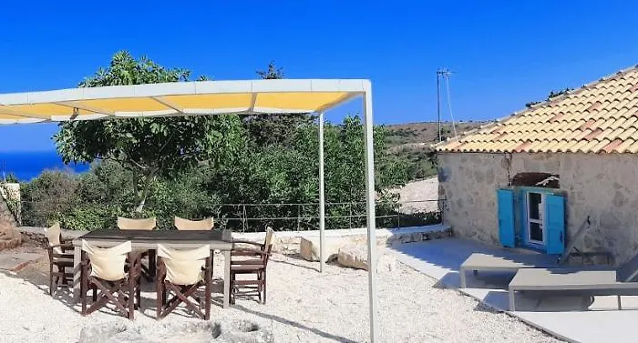 The House. Light & Stone. ヴィラ