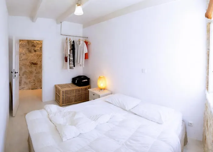 Βίλα The House. Light & Stone.